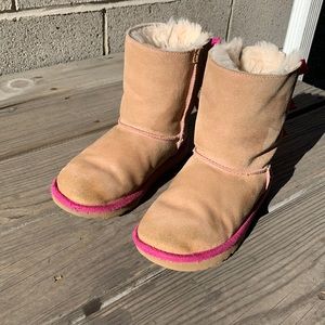 Ugg Bailey Bow II Shimmer Kids Size 2